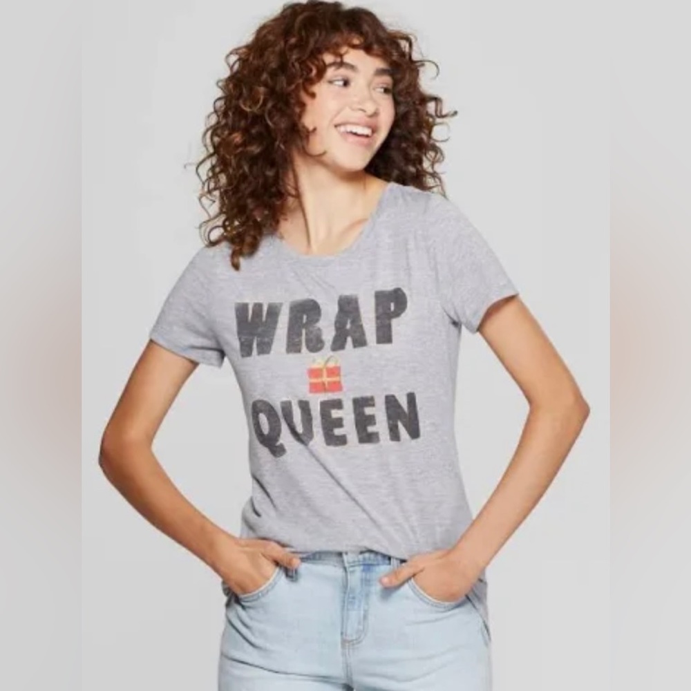 Zoe + Liv Wrap Queen Graphic T-Shirt Holiday